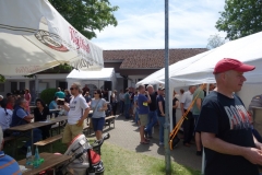 Schlange an der Theke